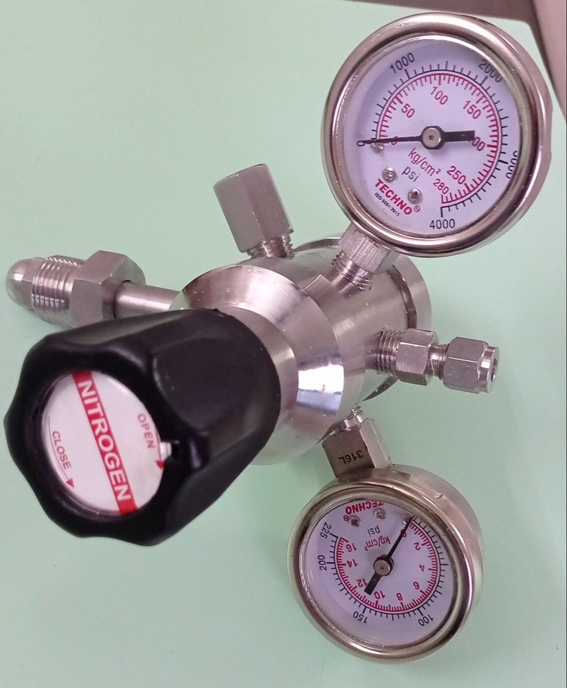 Stainless Steel Low Pressure Regulator Two Stage Cylinder Regulators, For Industrial
