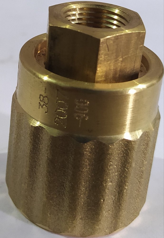 Golden Brass LPG Lot Adapter For Industrial/ Hotel, Size: Inlet Suite To Cylinder Valve