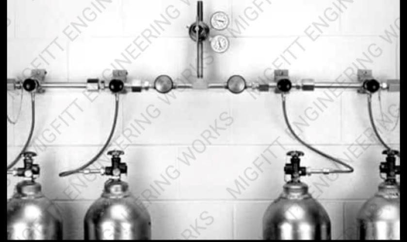 Stainless Steel 2+2 Manifold System Nitrogen Gas, For Hotel/Restaurant