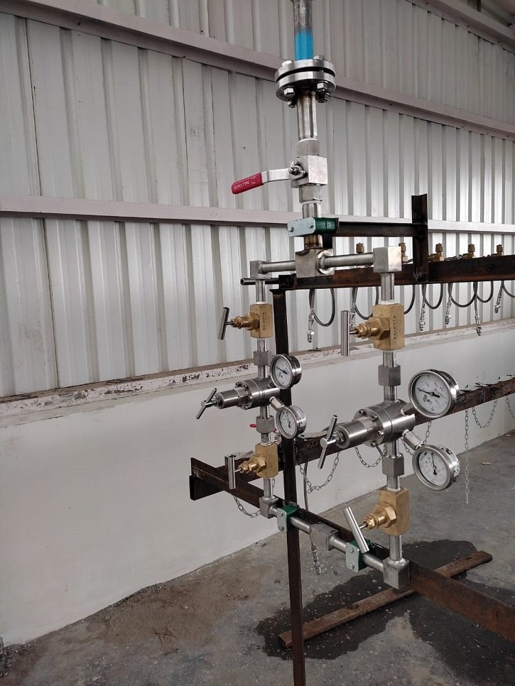 Sai Equipment Oxygen Gas Manifold System, For Industrial