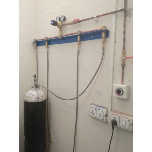 B-Type(10 Litre) Oxygen Cylinder Manifold, For Medical Use, Working Pressure: 150 kgf/cm2