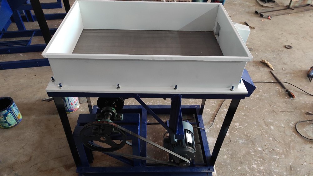 VISHWAKARMA AGRO ENGINEERING Atta Grader Machine, Capacity: 250-300kg/hr