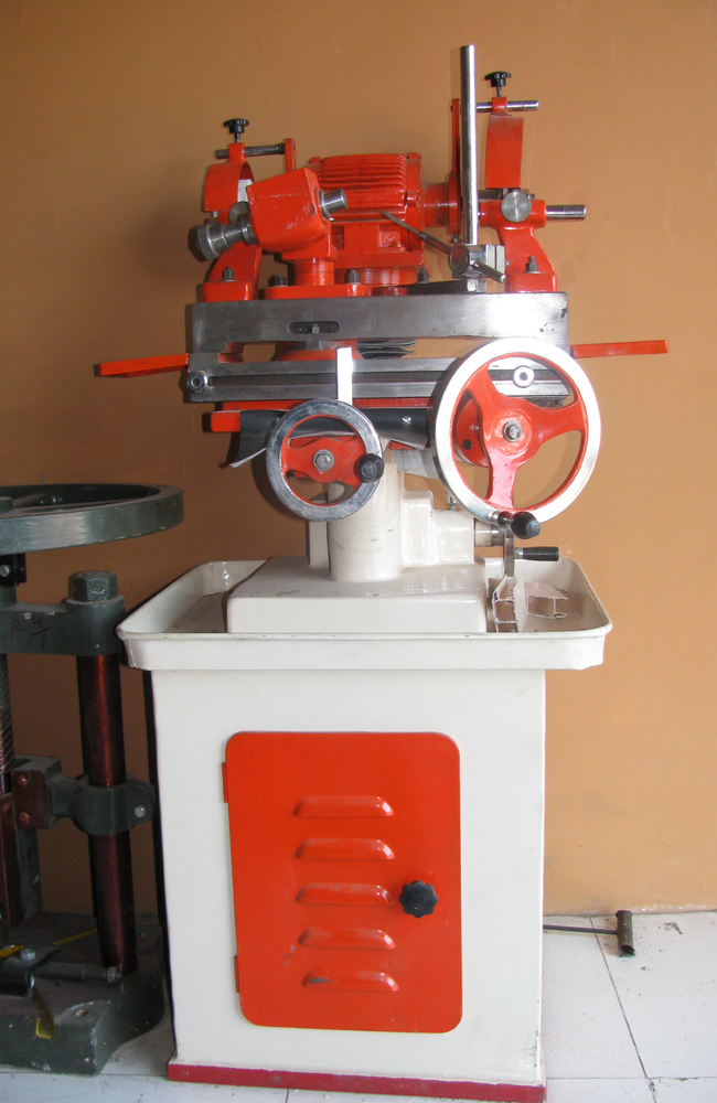 Tool and Cutter Grinder