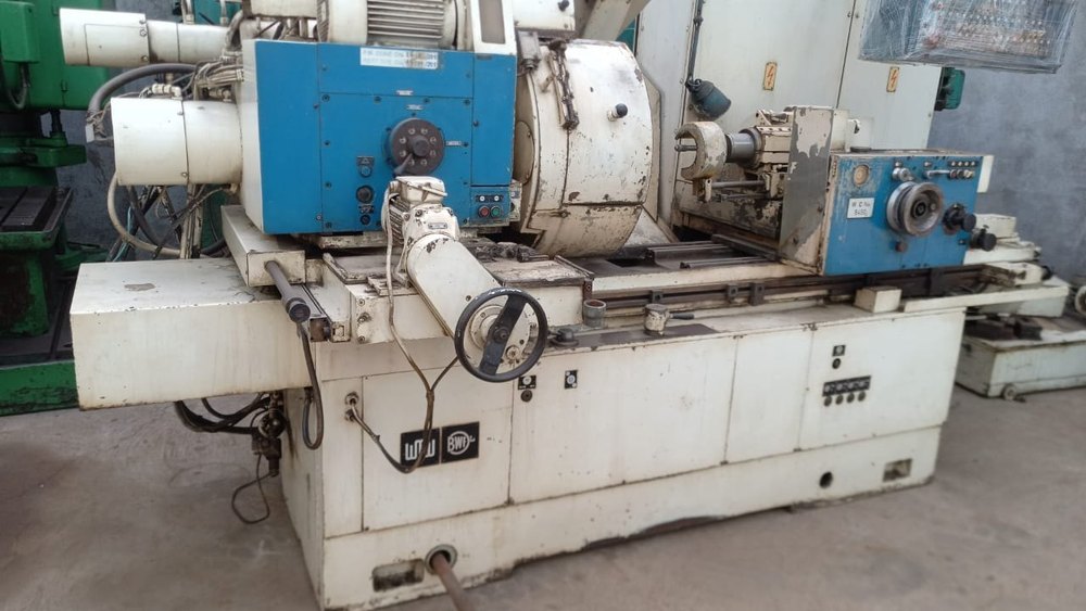 Old And Used Wmw Wmw Internal Grinder With Face Grinding Attachment. Model: Si 6