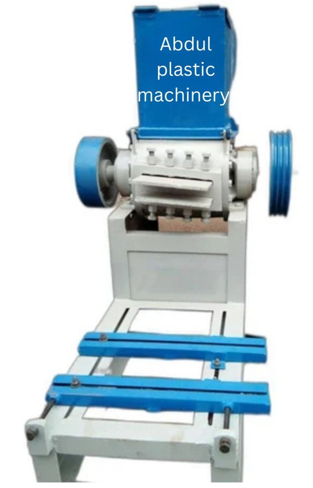 15 Plastic Scrap Grinder, Blade Size: 11