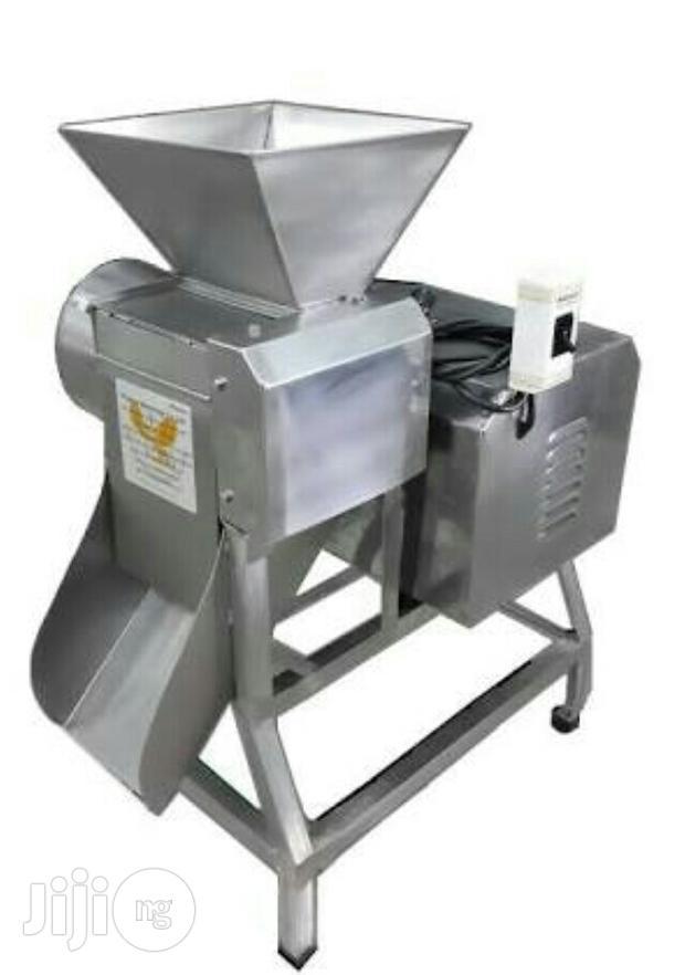 Automatic Stainless Steel Coconut Grinding Machine, Capacity: 0.02 - 6t/H, 220 V/380 V