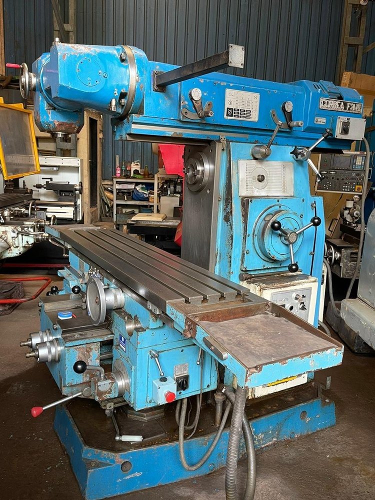 Universal Cast Iron OLD AND USED MILLING MACHINE F 3UE