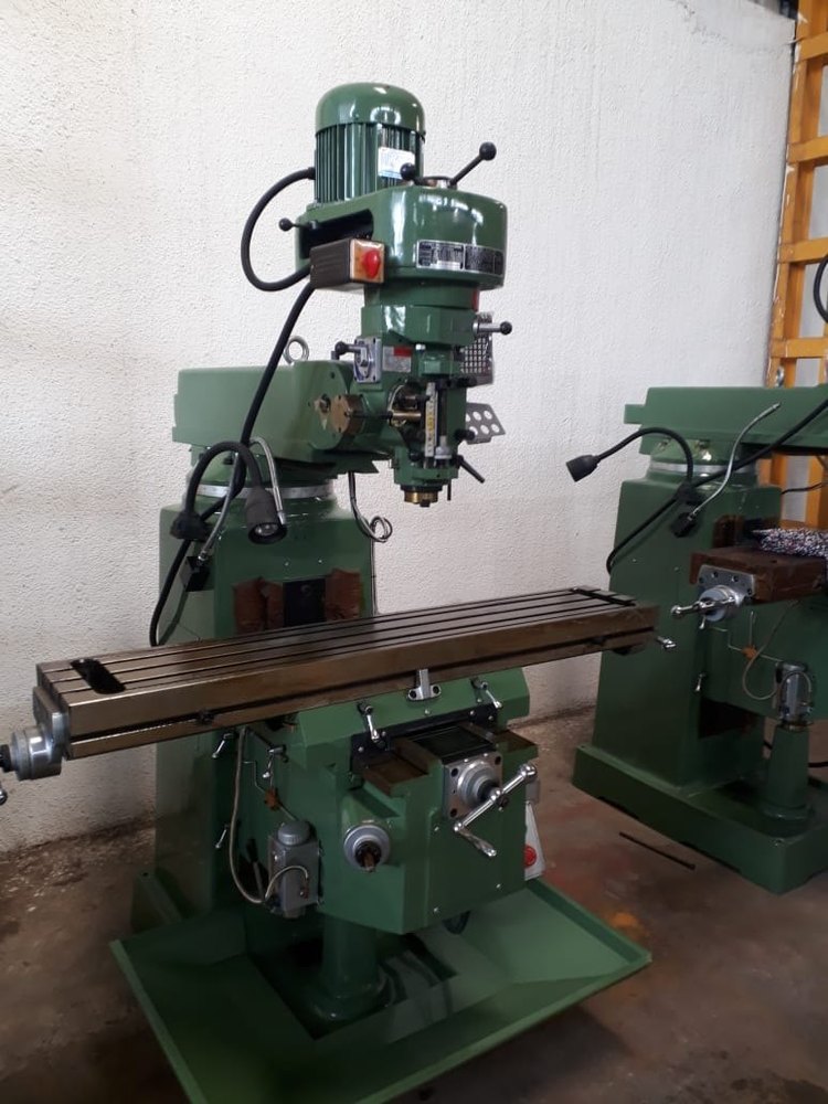 Shah Machinery Vertical Ram Turret Milling Machine, Spindle Motor: 3 Hp, Model Name/Number: M3