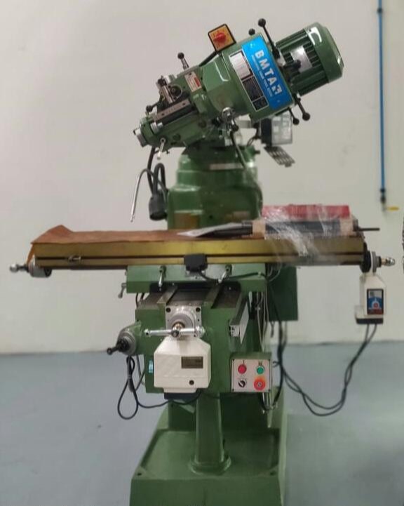 Ram Turret Milling Machine, Spindle Motor: 3 Hp