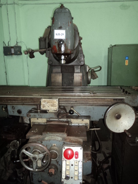 Mild Steel Universal Heavy Duty Milling Machine Csepal