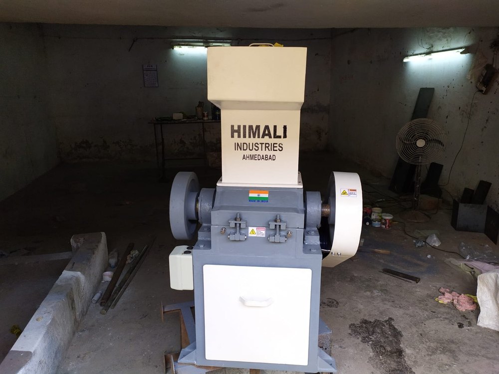 Plastic Grinding Machine, Blade Size: 12 Inch To 18 Inch