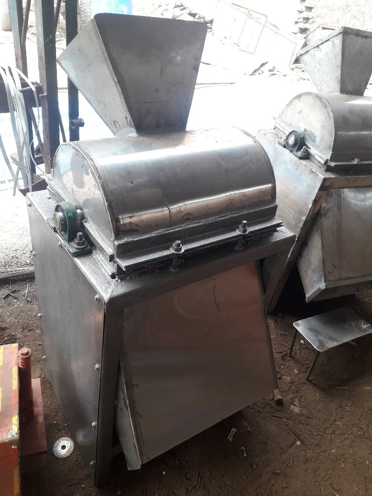 Electric 50 Hz Detergent Powder Cage Mill Machine, Automatic Grade: Automatic, 1.5 Kw
