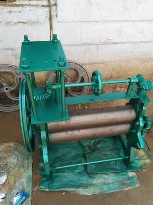 300 kg/hr Hand Operated Rubber Roller Machine