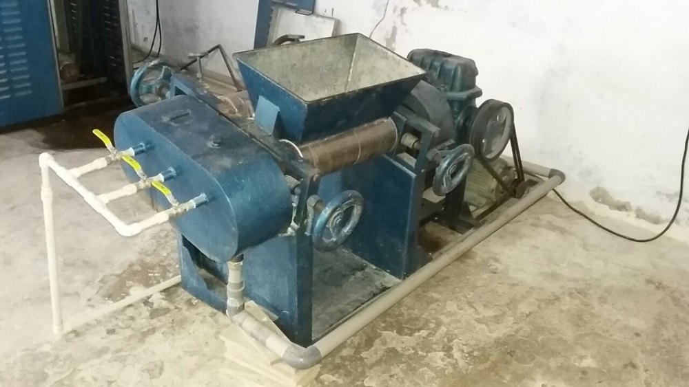 Mild Steel Tripple Roll Mill, 440