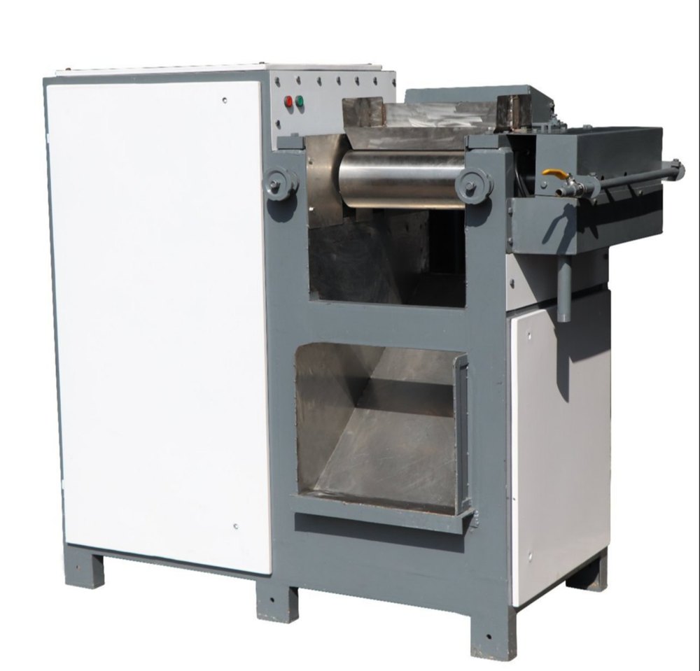 Soap Roll Mill Machine 6 X 16, 440, Production Capacity: 100-120 Kg Per Hour