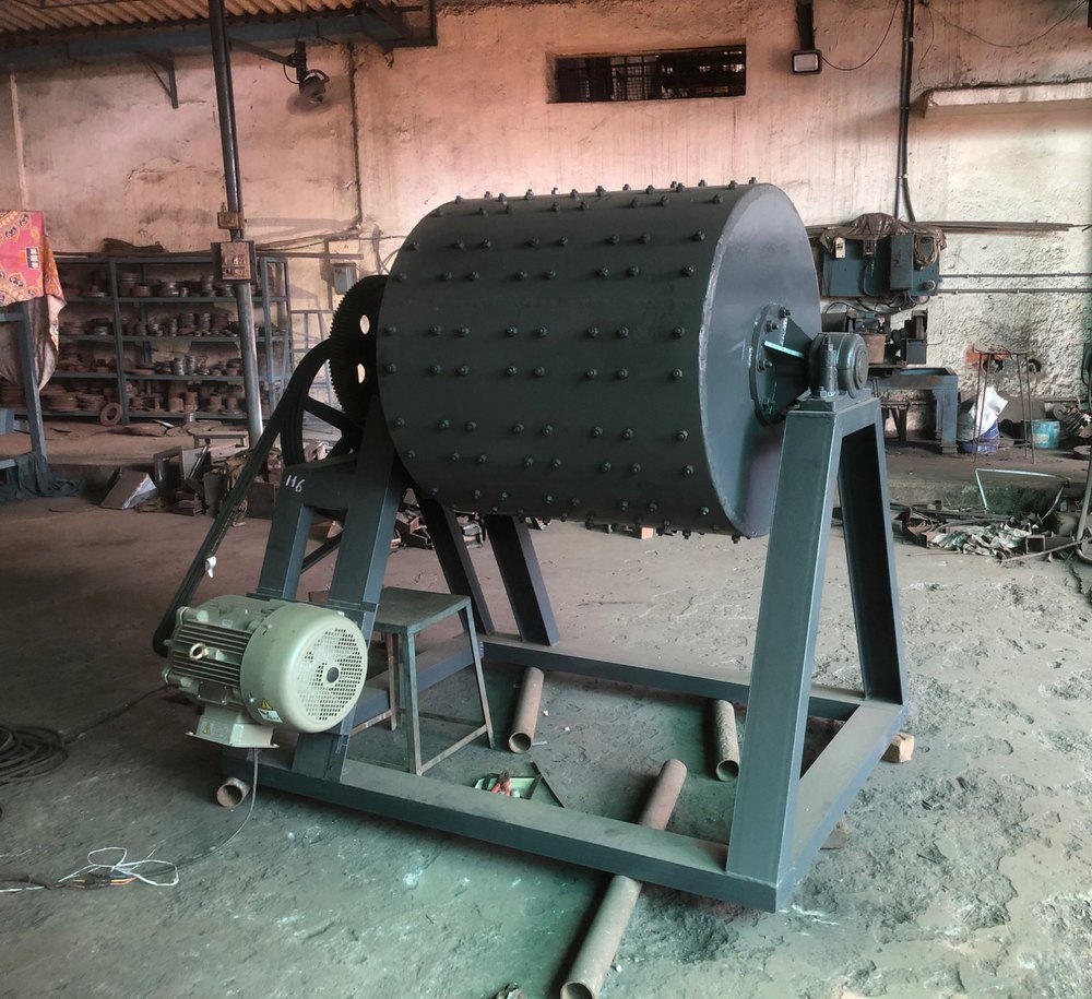 Round /Hexagonal Mild Steel Ball Mill Grinding, For Paints, Capacity: 500 Kg/Batch - 5 Ton/Batch