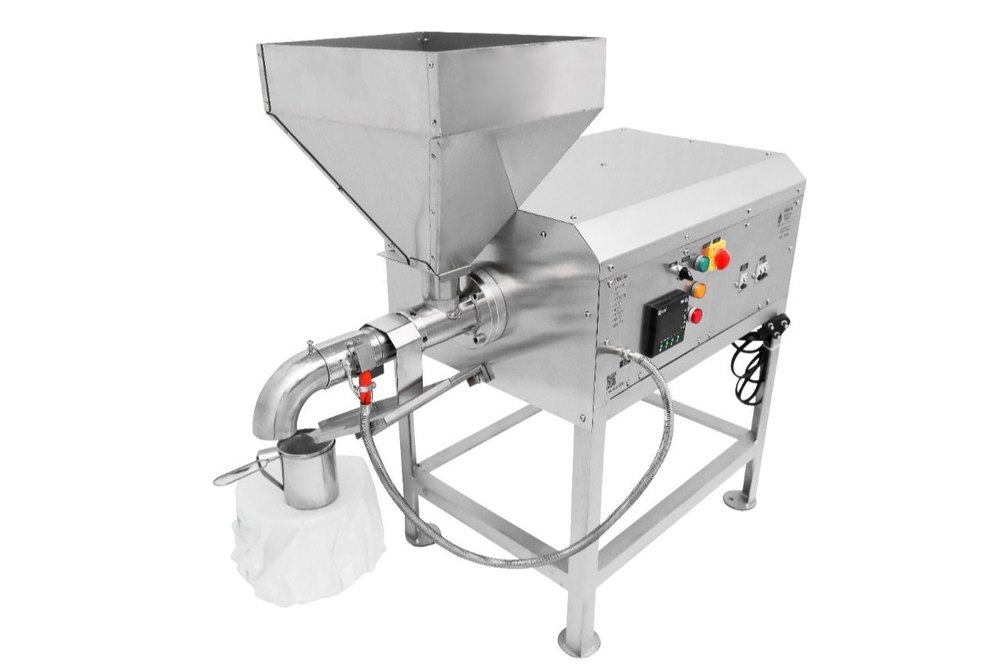 Oil Mill Machinery, Capacity: 20-25 Kg / Hrs