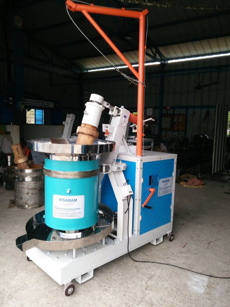 Cold Press Oil Expeller Machine, Capacity: 160-200 Kg/Day