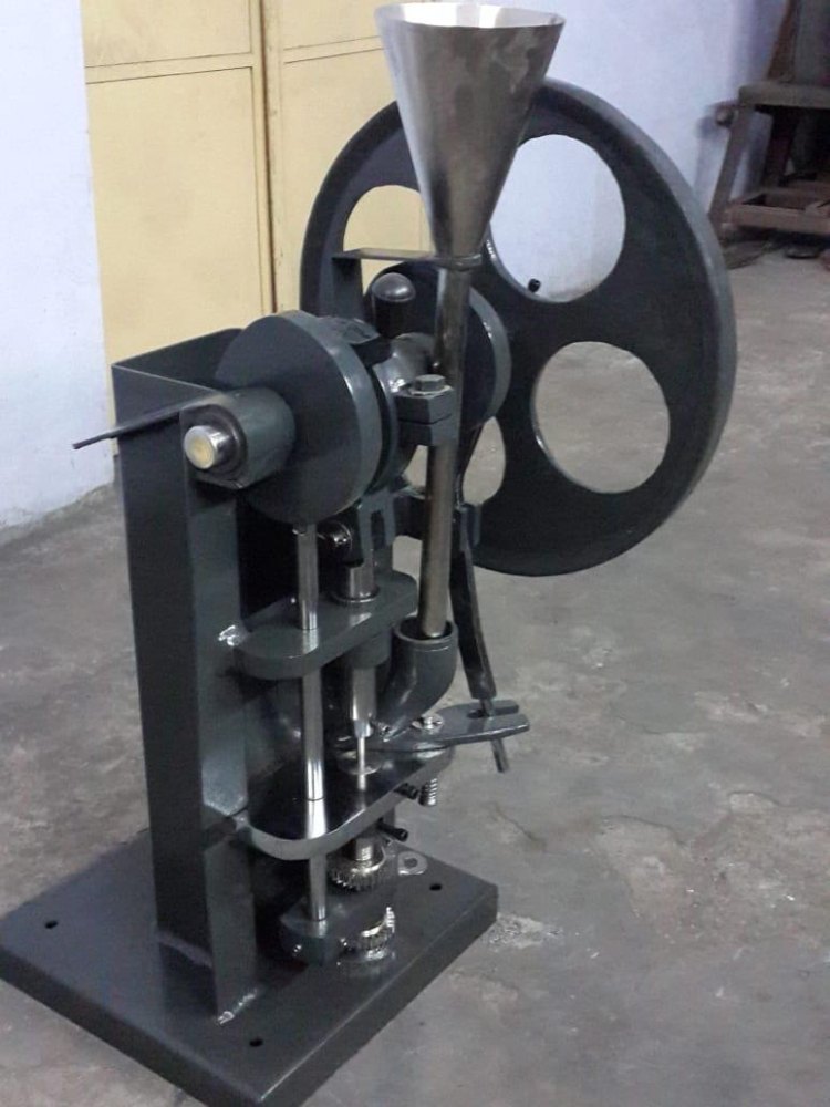Hand Operated Tablet Machine, Automation Grade: Manual, Model Name/Number: Al- 1420