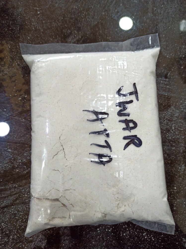 Jindal White Jwar Atta, 1 kg, Packaging Type: Packet