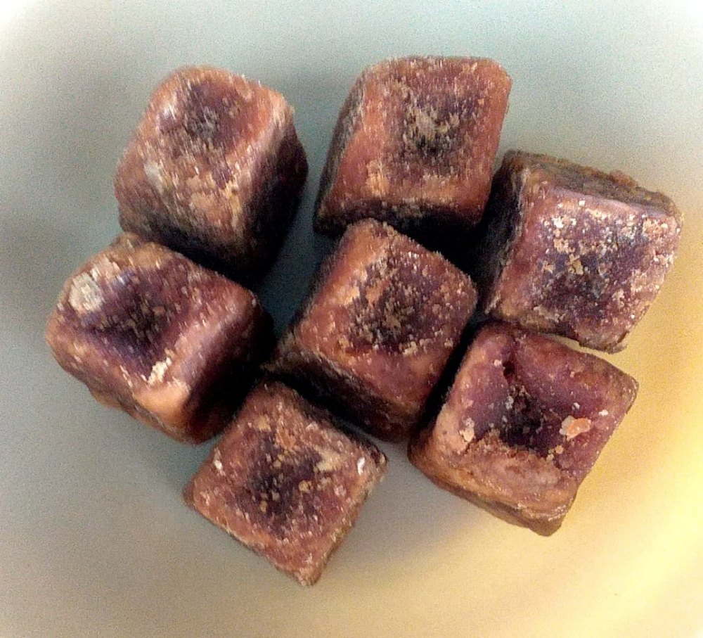 Mithu Natural Achu Vellam, Shape: Cube, Organic