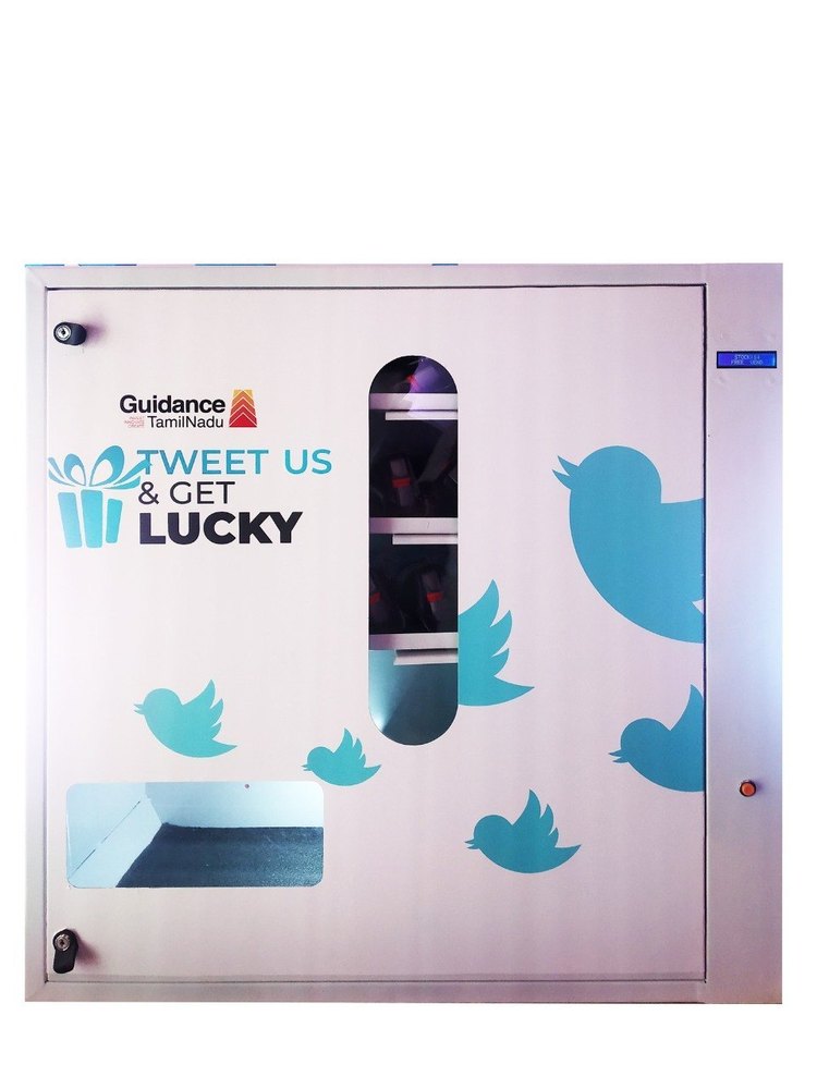 Coin Operated Vending Machine, Capacity: 40 Capacity