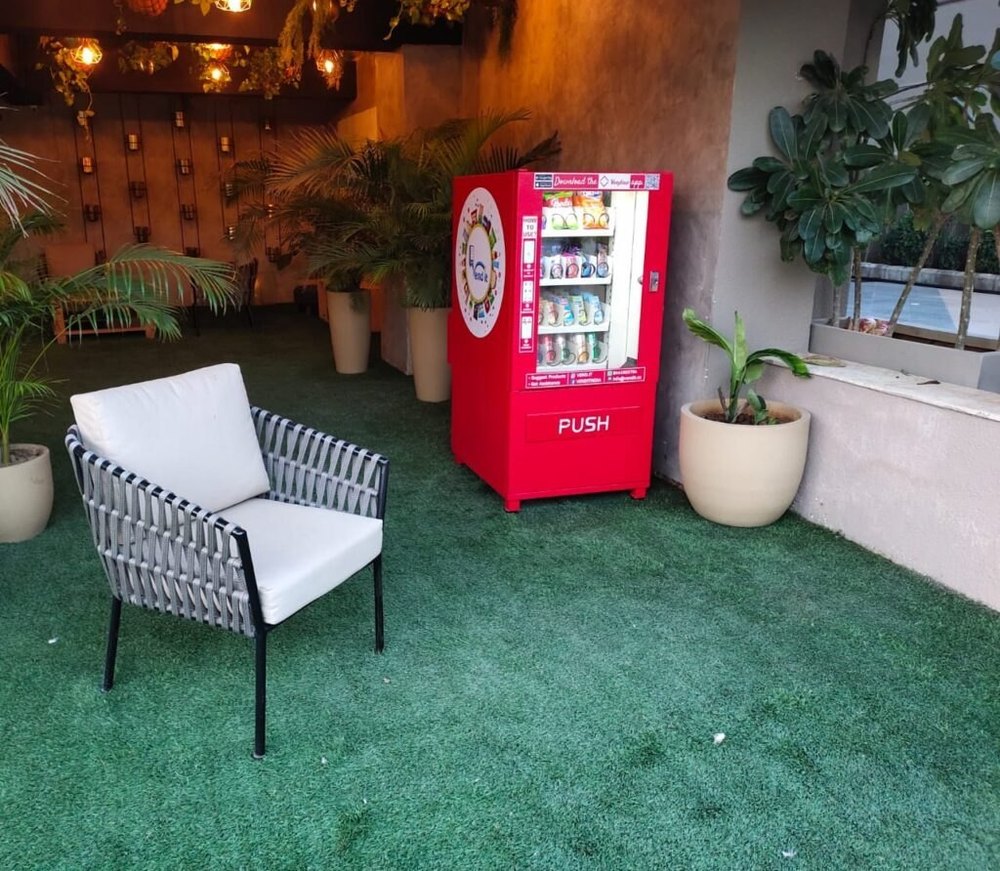 Food Snack Vending Machines - Smart Vending Machine Solution (Cashless)
