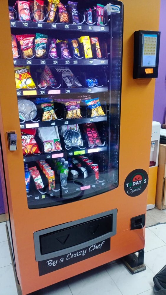 150 Litre Automatic Cashless IOT Food Vending Machine