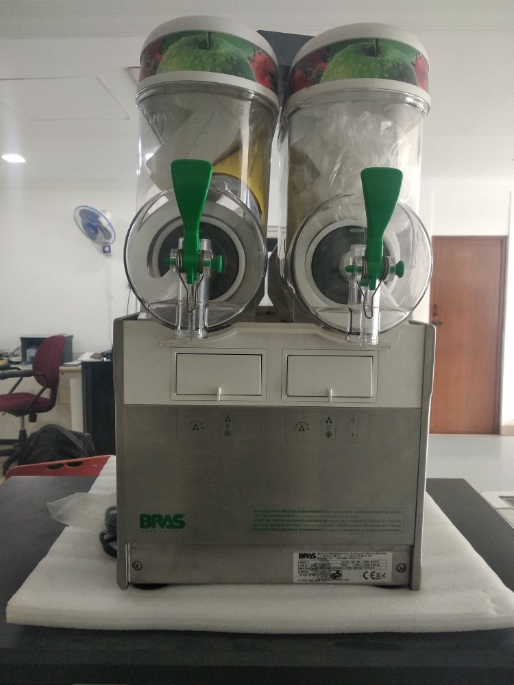 Bras Silver Frozen Beverage Dispenser, Model Number/Name: Quark 2, Capacity: 6 Ltr
