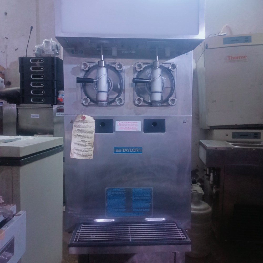 Silver Stainless Steel Slush cocktail machine, Capacity: 22 Litre