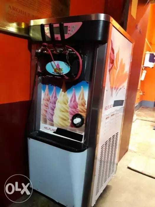 Automatic ice cream vending machine, Model Type: Floor Model