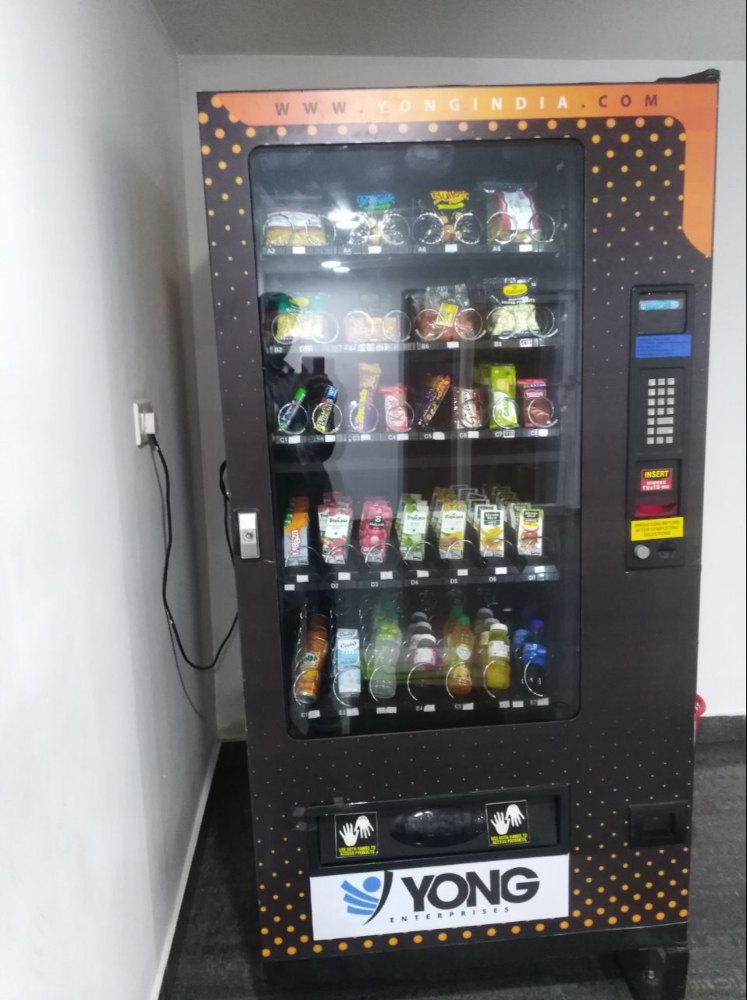 SEAGA Automatic Snacks & Beverages Vending Machine