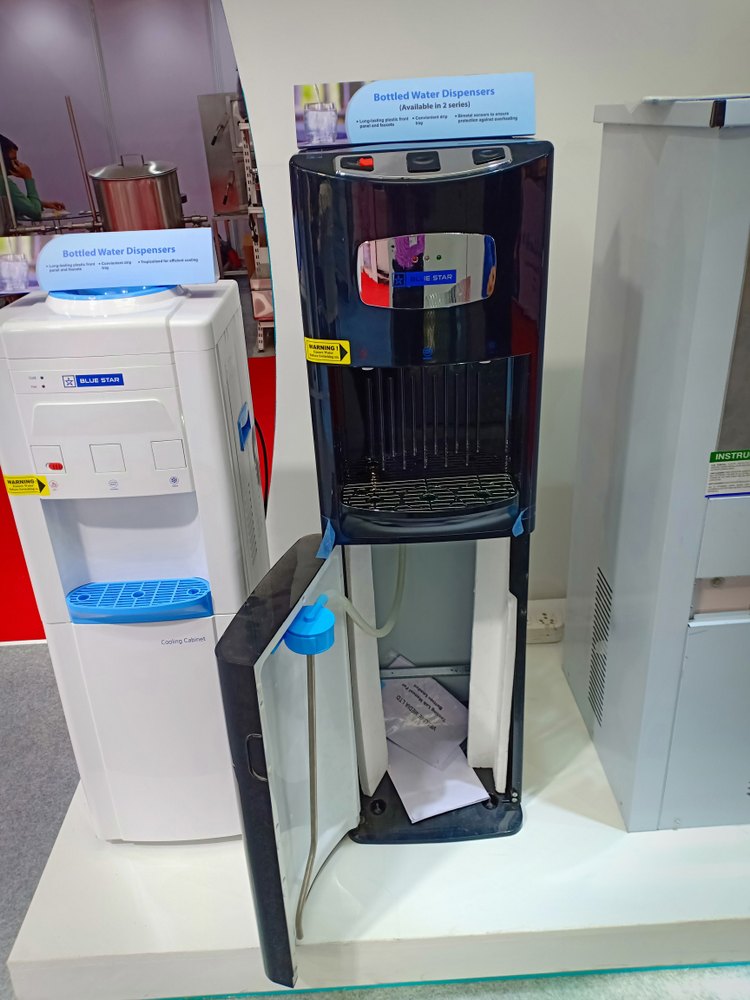 Blue Star Black and White Bottom Loading Water Dispenser, Capacity: 0 to 5 Litres, Automatic Grade: Automatic