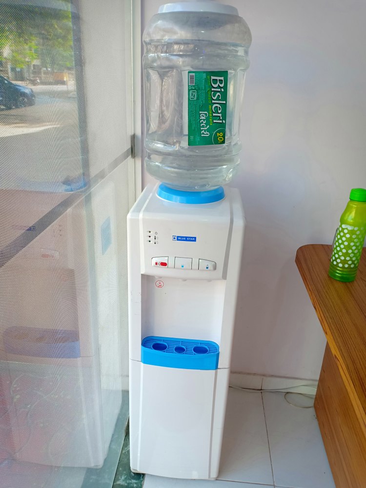 Top Bottled Water Cooler, For Home and Office, Automatic Grade: Semi-Automatic