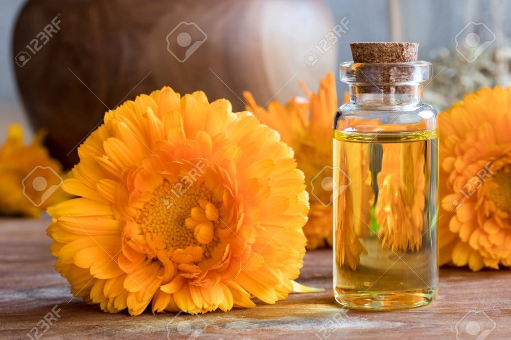Cold Pressed Calendula Oil, For Cosmetic, Packaging Size: 1 Kg