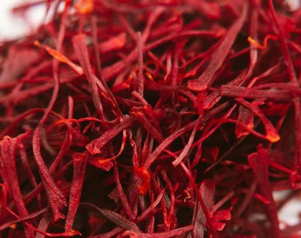 Organic Saffron for Kunkumadi Tailam and Cosmetic, Packaging Type: Plastic Box, Ready Stock