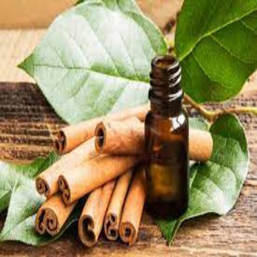 98% Cinnamon Bark Oil, For Pharma, Packaging Type: Bottle