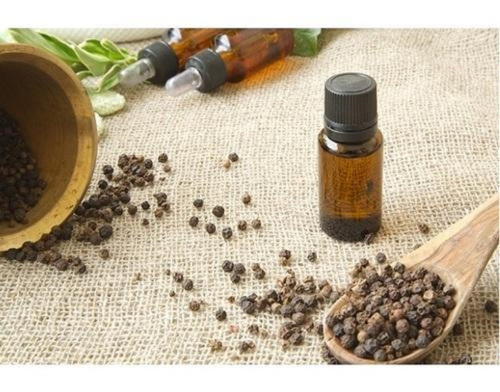 Natural Aroma Piper nigrum Black Pepper Oil