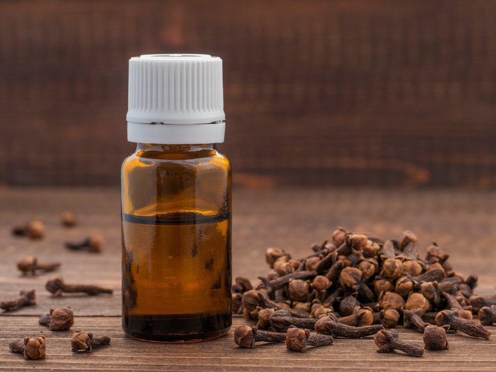 Liquid Clove Leaf Oil