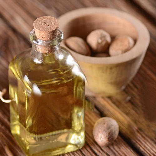 Liquid Myristica Fragrans Nutmeg Essential Oil