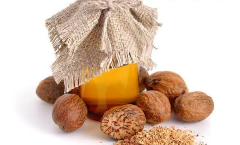 Myristica 86% Nutmeg Oil, For Pharma, Packaging Size: 1 Ltr