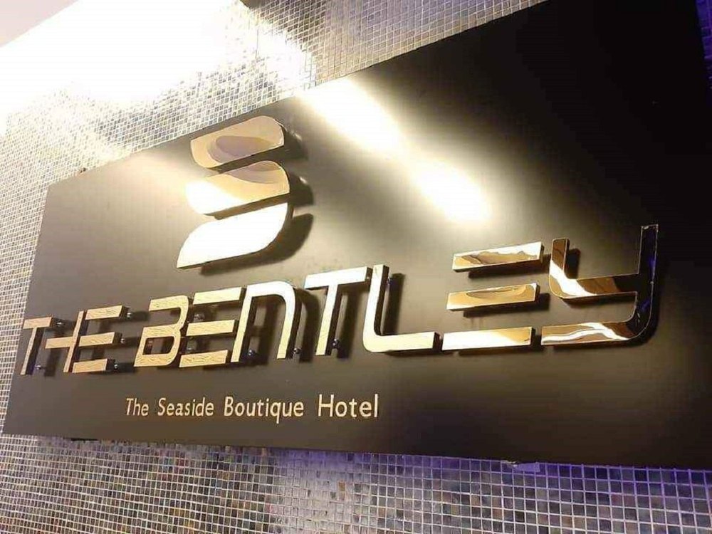 Aluminum LED Hotel Sign Board, Letter Material: Acrylic, Size: 6x4 Feet