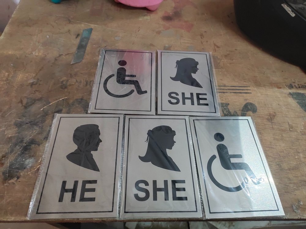 Silver And Black Stainless Steel Gents Toilet Signage, Shape: Rectangle