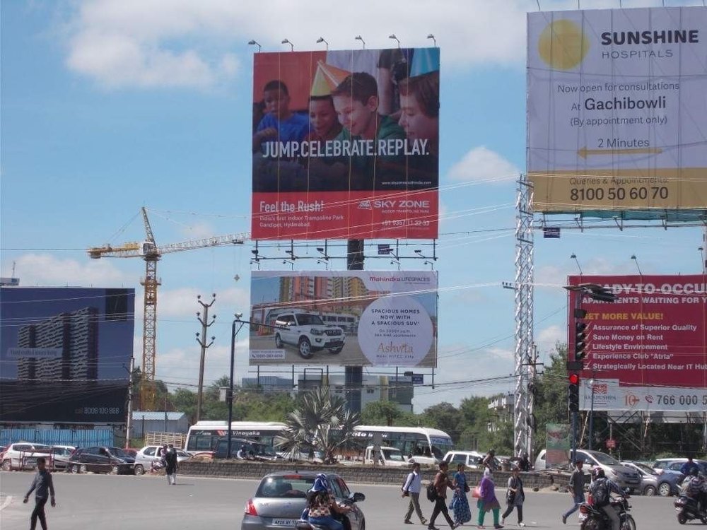 White Unipole Hoarding Hoarding Advertisement, Thickness: 280 Gsm, Dimension: 40x40