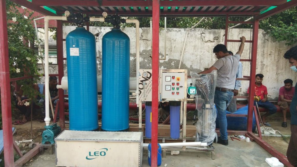 FRP Reverse Osmosis Plants, Water Storage Capacity: 2000 L, Model Name/Number: 2000 Lph