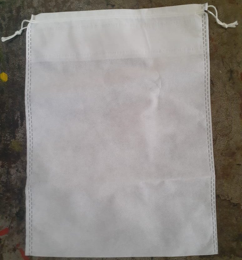White Non Woven Fabric Shoe Bag, Size: 10x14