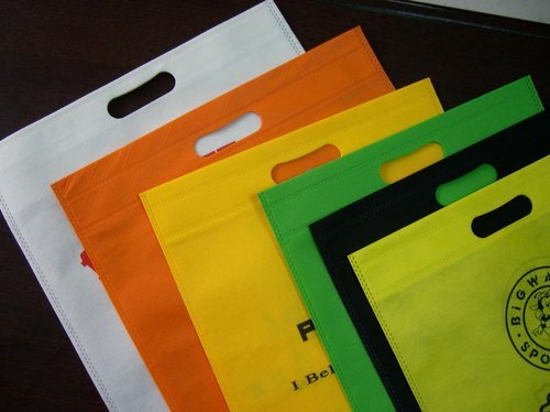 Non Woven D Cut Bags, Capacity: 0.5-30KG