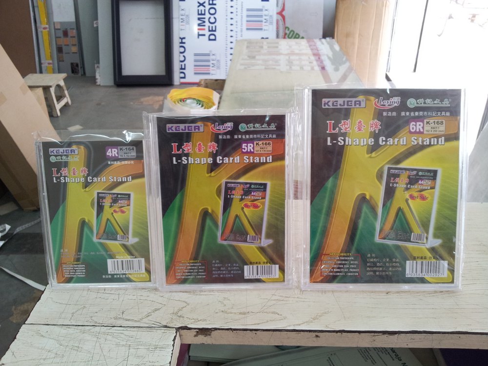 Acrylic Table Top Stands