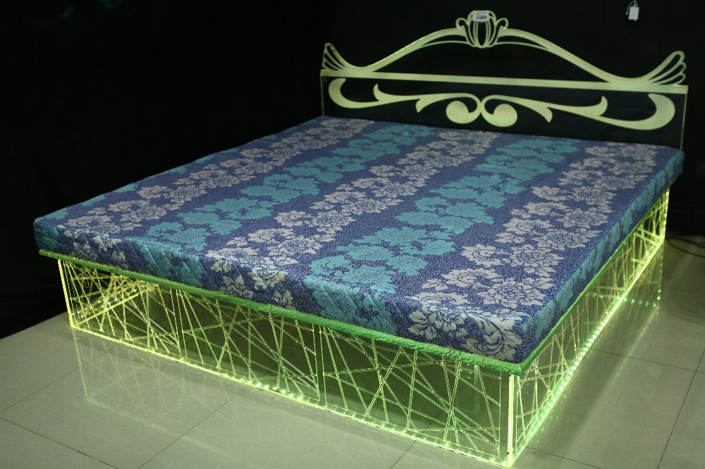 Transparent DD DESIGNS Acrylic Lighting King-size Bed, Size: King Size, 5 Year