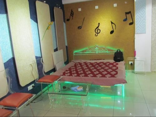Transparent Acrylic Bed, Size: 5 X5 Feet